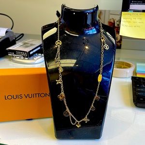 LV Blooming Supple Necklace Gold